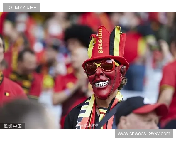 辛辛那提FC球迷酒店外齐声合唱 助力球队造势显激情 辛辛那提FC球迷酒店外齐声合唱 助力球队造势显激情