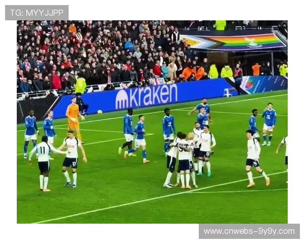 索兰克70分钟脚后跟垫射，热刺主场球迷嘘声变欢呼